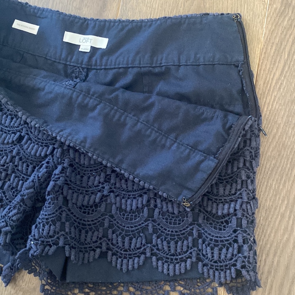 5/$10 Loft Riviera short in navy women’s size 00 - Picture 4 of 9